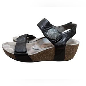 Abeo Una Black Leather Wedge Sandals Plantars Faciatis Orthotic